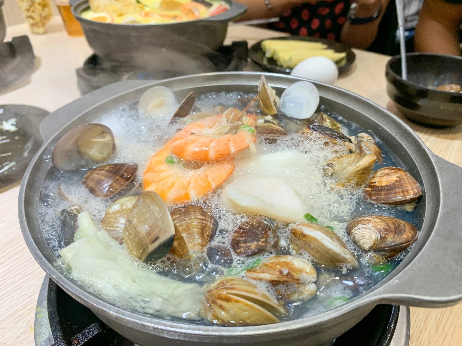 IMG_4460-[台南][安平]億品鍋頂美店│平價小火鍋附有自助沙拉吧、豬油拌飯、飲料、冰淇淋無限供應