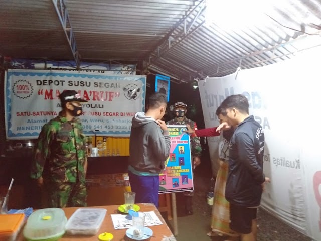 Tekan Laju Penyebaran Covid-19, Koramil 05/Weru Bersama Polsek Weru Lakukan Himbauan 5M Kepada Warga 
