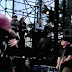 Cantante de Garbage se CAE! en pleno show - Shirley Manson (VIDEO)