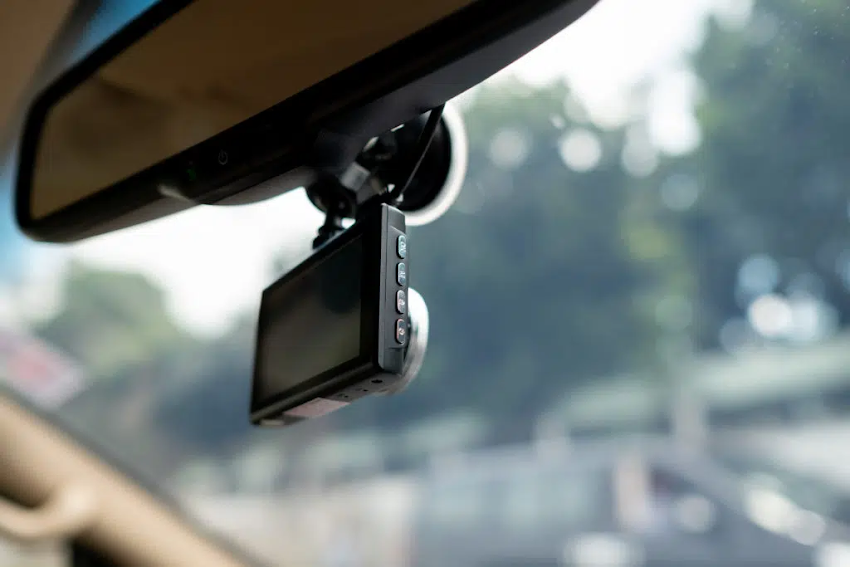 Como instalar una cámara de seguridad Dashcam en un automovil