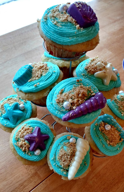 Everything you need for a fun and simple under the sea or mermaid birthday party!