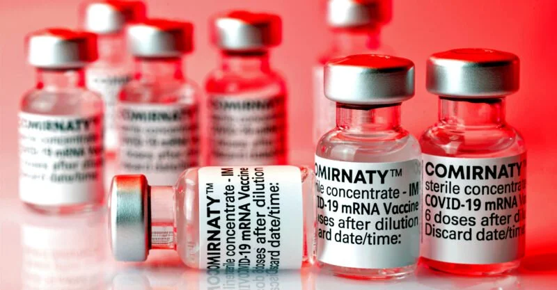 FDA concede silenciosamente a aprovação total da vacina Comirnaty da Pfizer para adolescentes