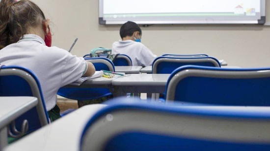 Escolas particulares podem retornar aulas presenciais nesta segunda-feira
