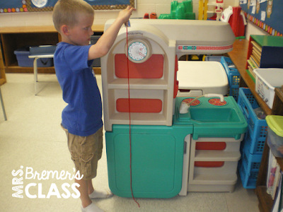 Math measurement activities for Kindergarten where students are comparing lengths plus FREE downloads!