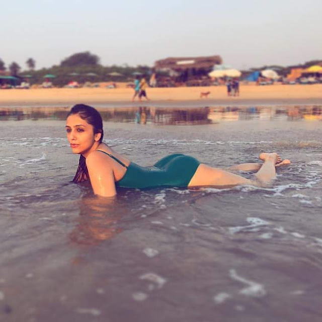 aarti chabria awesome bikini photo gallery 