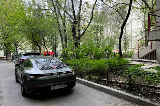 Большой Козихинский переулок, дворы