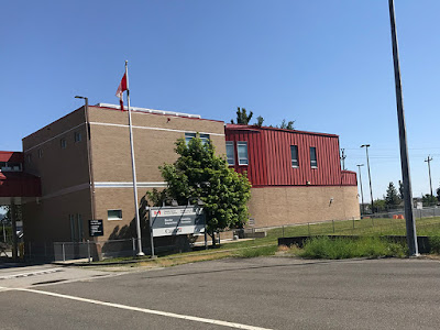 Easy Crossing at the Canadian Border