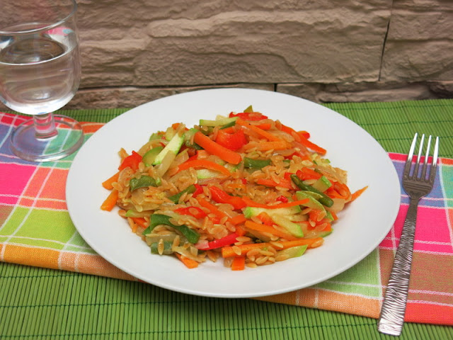 VERDURAS SALTEADAS CON "ARROZ" DE LENTEJAS