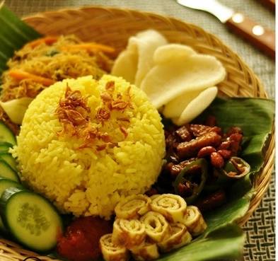 Rahasia nasi kuning gurih enak dan cara membuatnya