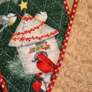 quilted Christmas stockings: QuiltBee