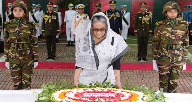 টুঙ্গিপাড়ায় বঙ্গবন্ধুর সমাধিতে প্রধানমন্ত্রীর শ্রদ্ধা