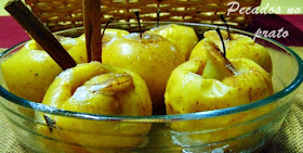 Como assar maçãs no microondas