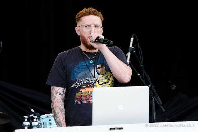 Vince the Messenger at Riverfest Elora 2023 on August 18, 19, 20, 2023 Photo by John Ordean at One In Ten Words oneintenwords.com toronto indie alternative live music blog concert photography pictures photos nikon d750 camera yyz photographer