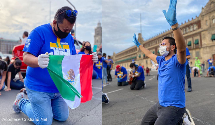 Cristianos orando en el zócalo de México en "Marcha de Gloria"