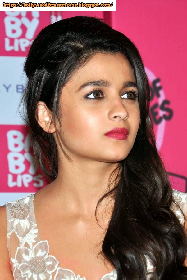 Bollywood Beautiful Actress Alia Bhatt