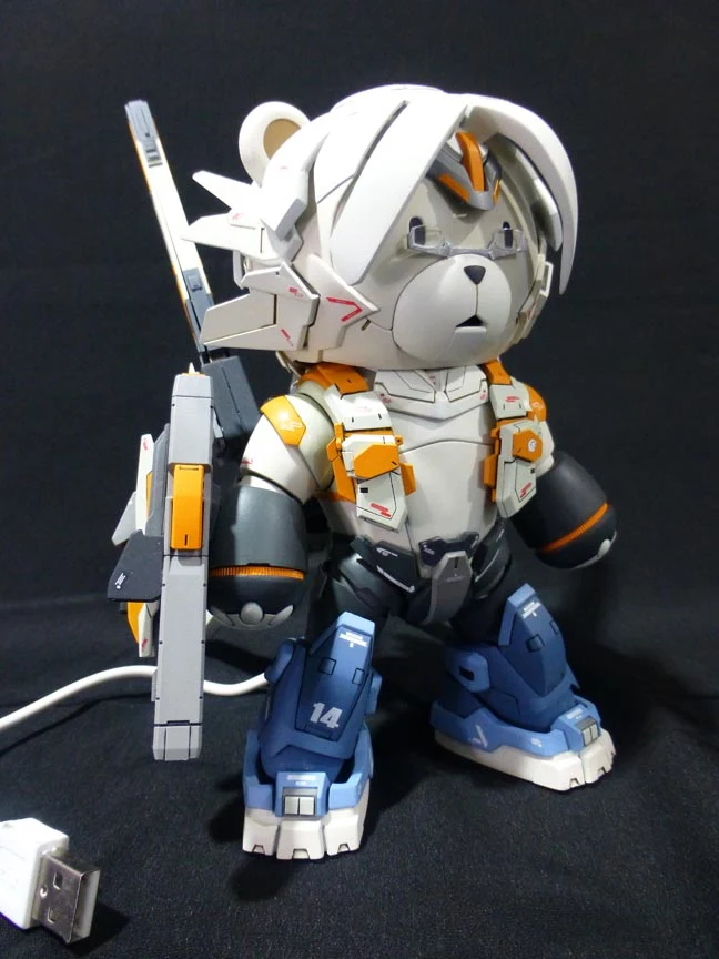 Custom Build: HGBF Beargguy III San "USB 2.0 Four Port Hub) 