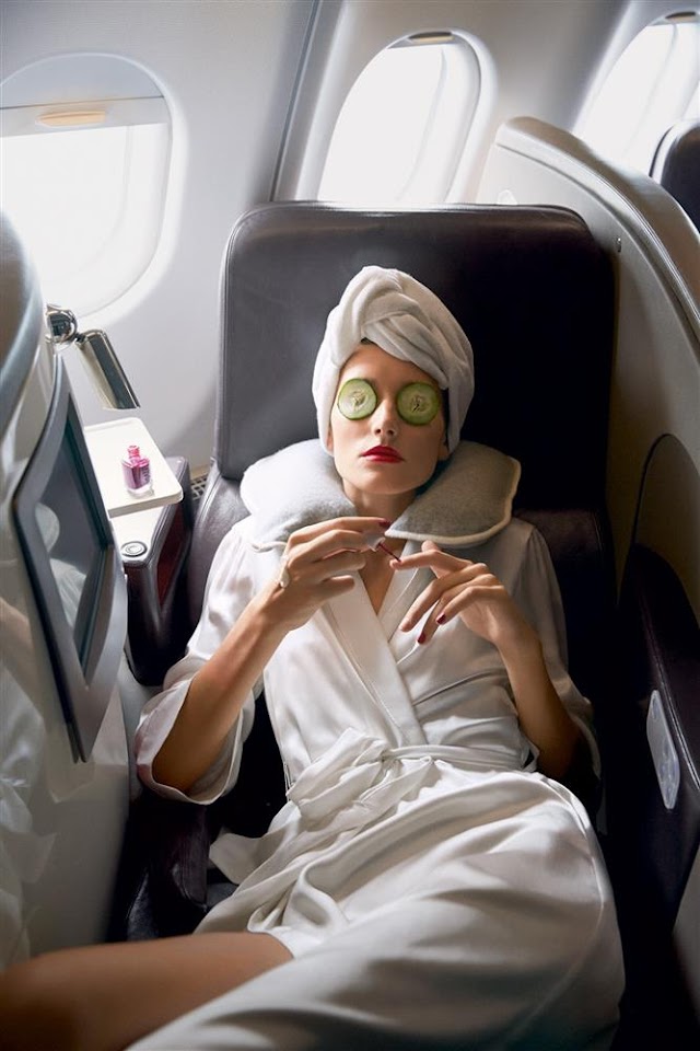 Tips for comprehensive skin care when flying to avoid dry skin
