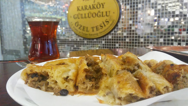 yeickesfet-karakoy-gulluoglu-borek-kiymaliborek