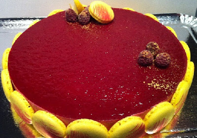 Entremet framboise et macarons au citron de Carnet Sucré