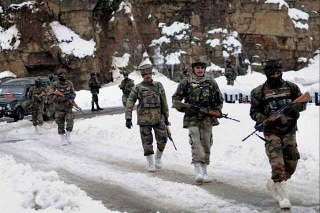  لداخ میں صورتحال کشیدہ، بھارت نے ہزاروں فوجی کنٹرول لائن پر تعینات کر دئیے 