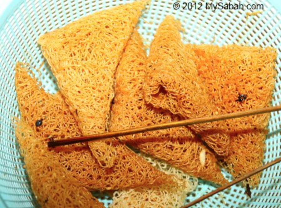 Snowballs in Summer: Kuih Jala (or net cake)