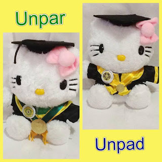 Kado wisuda, Boneka wisuda hello kitty