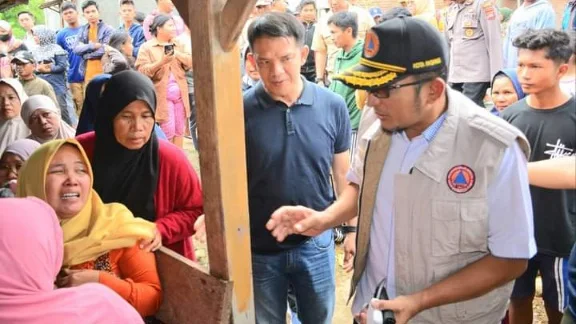 Wako Hendri Septa Pimpin Pencarian Tiga Pelajar SMK Korban Hanyut di Lubuak Tongga, Satu Korban Berhasil Ditemukan!