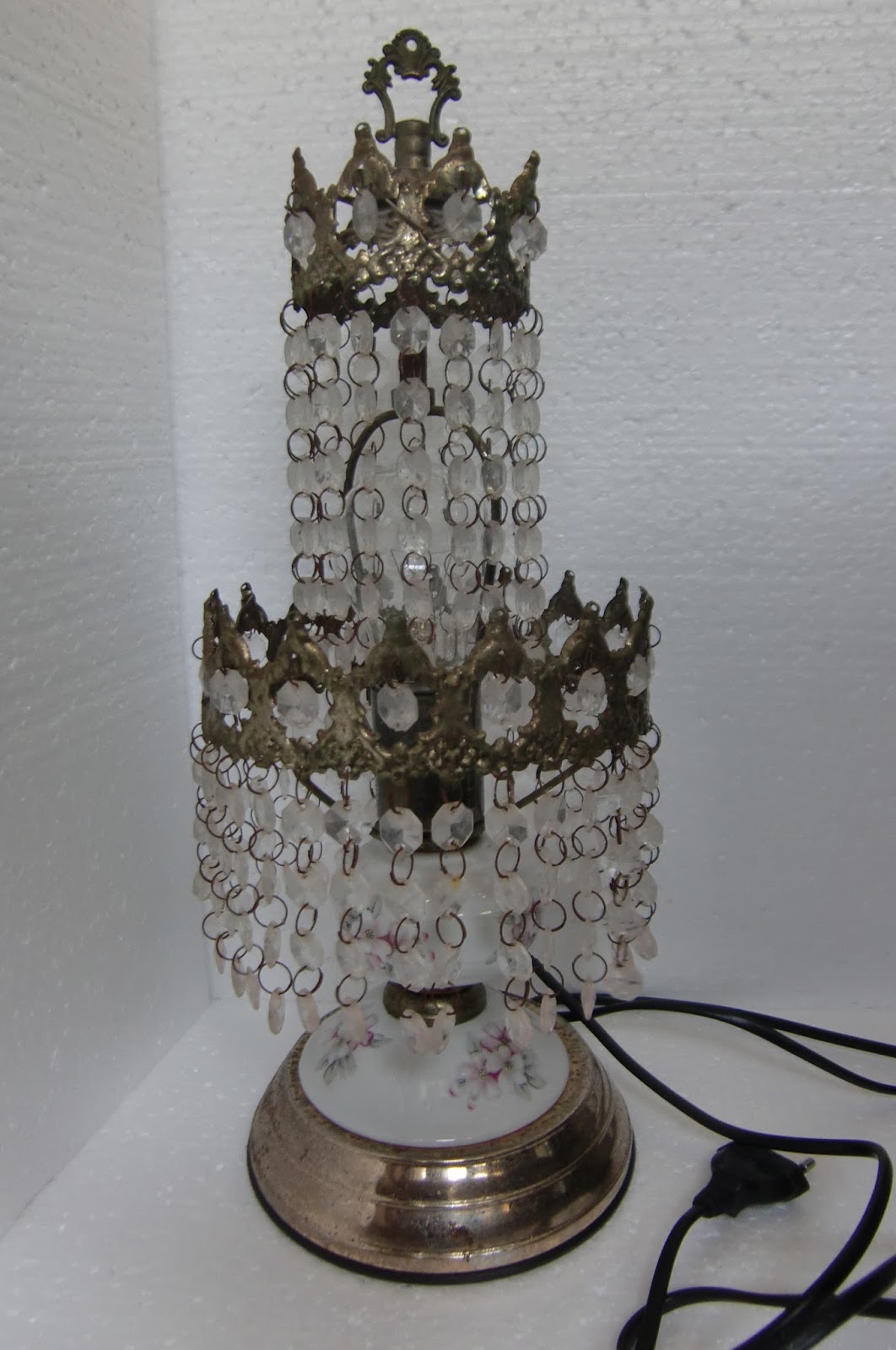 CILEGON ANTIK Lampu Meja  Sudut  Model Antik Ronce Kristalan 