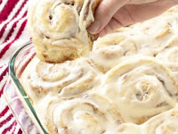 THE BEST HOMEMADE CINNAMON ROLLS EVER!