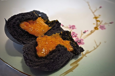 藝 yì by Jereme Leung, parmesan cheese custard bun crab meat roe