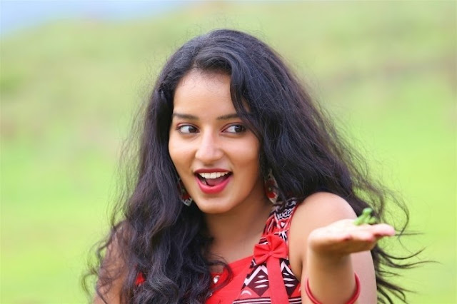 Malayalam actress Malavika Menon latest image gallery 