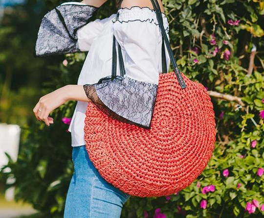 https://baginning.com/p/red-soft-straw-tote-beach-bags-summer-travel-shoulder-bags-with-zip.html