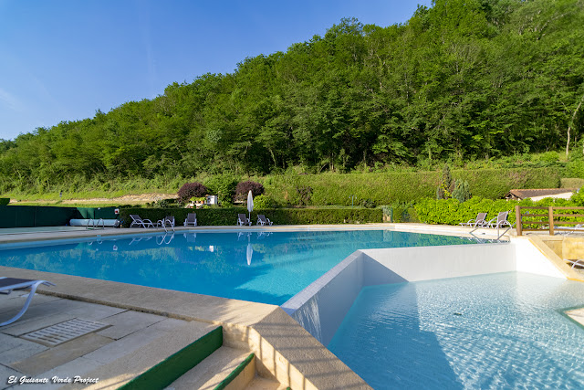 Piscina de La Riviére  - Les Eyzies de Tayac, Francia por El Guisante Verde Project