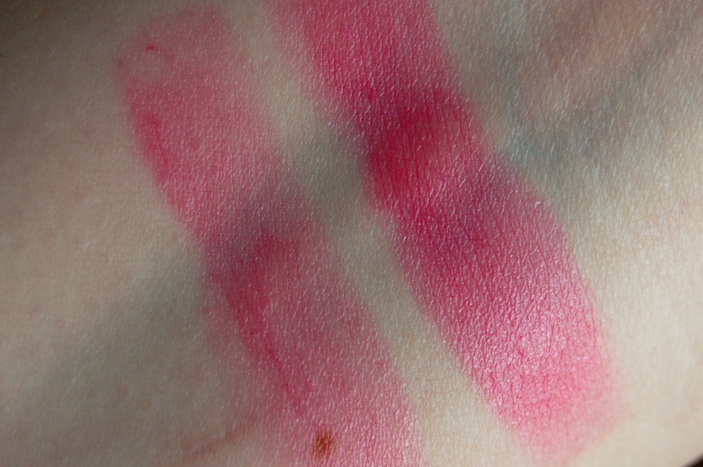 L'Oreal Caresse 06 Aphrodite Scarlett Swatch