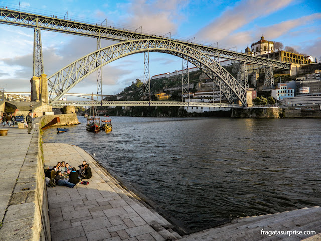 Cais da Ribeira e Ponte Luís I, Porto, Portugal