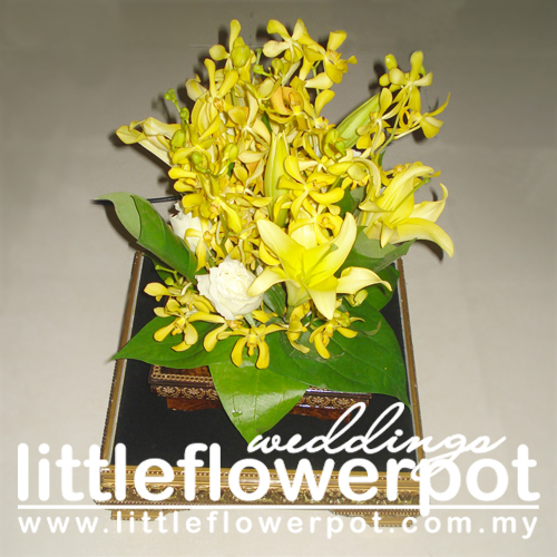flower pot wedding ideas hantaran fresh flowers yellow and cream | 500 x 500