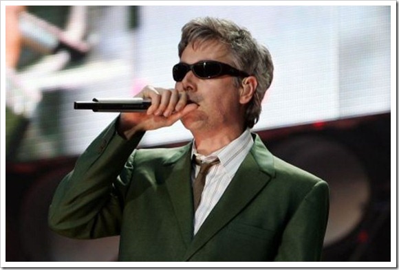 Adam-Yauch-Singing-900-6001-600x400