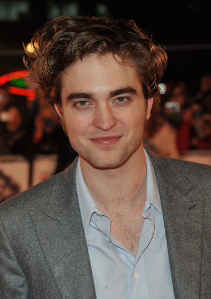 robert pattinson ugly in real life. Robert Pattinson turned up in