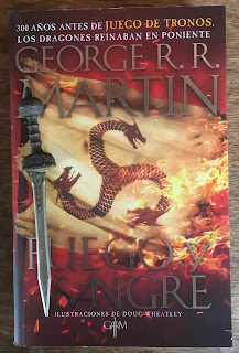Portada del libro Fuego y Sangre, de George R. R. Martin