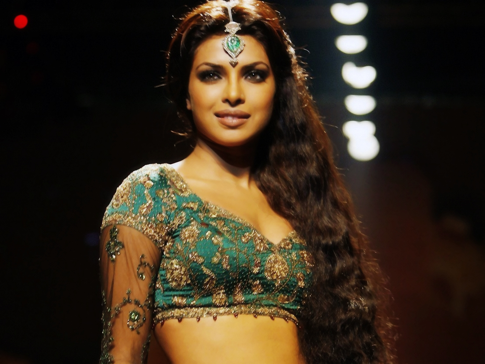 Priyanka Chopra hd 2013 wallpapers