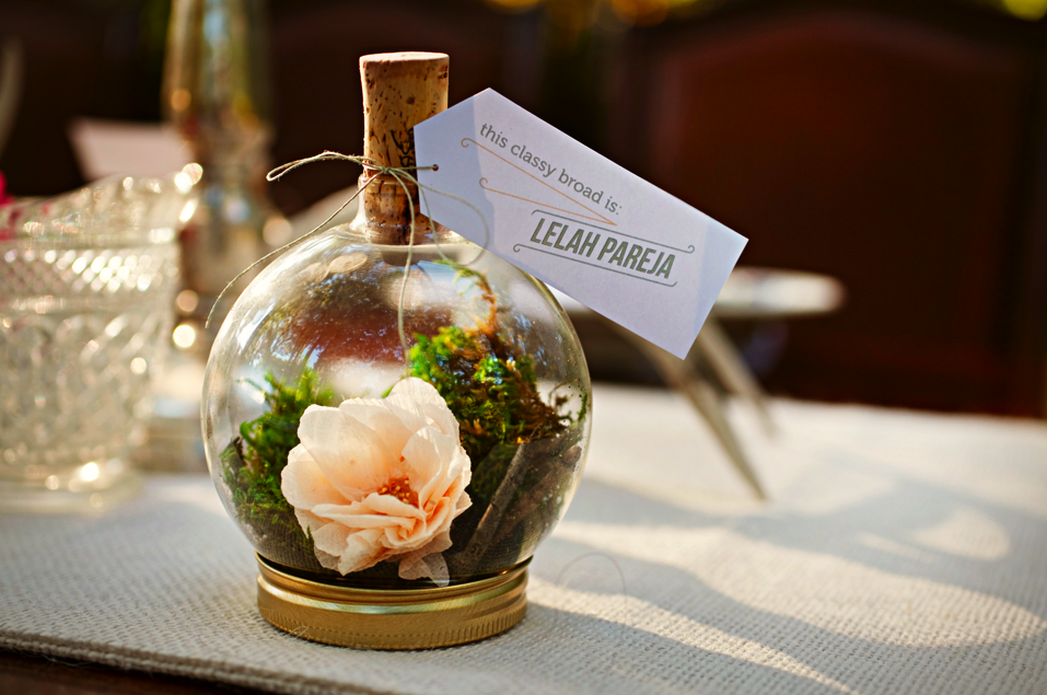 Your own custom terrarium place card holder Fill with flowers to compliment