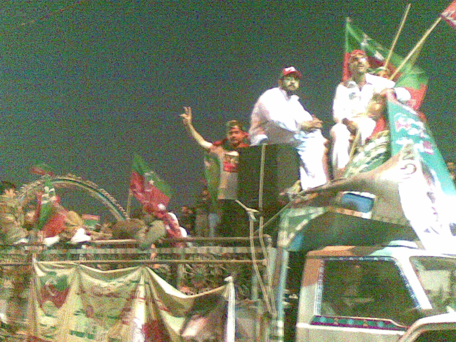 Imran Khan PTI Jalsa Karachi 28th April 2013 PTI Tigers | Imran Khan ...