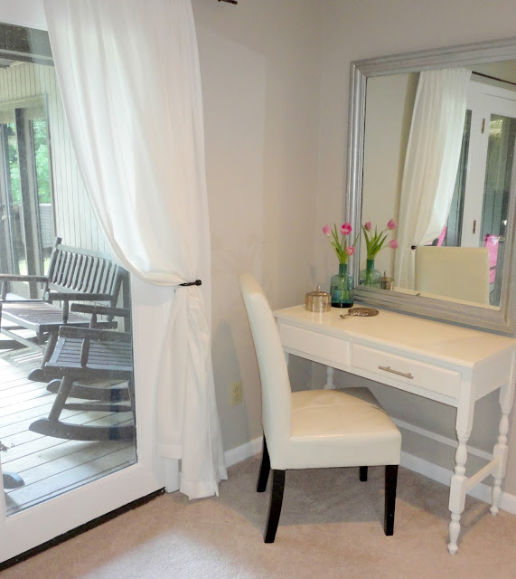 When nosotros starting fourth dimension bought this solid a few years agone Decorating Mistakes & Lessons: 1 Bedroom, 10 Ways