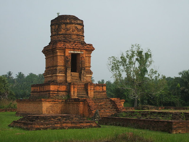 candi peninggalan kerajaan sriwijaya