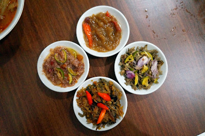 Sambal kampong (Tempoyak, Tencalok, Teri ulek, Ikan Salai Lais) Pondok Area