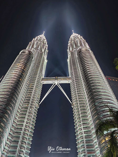 Keindahan Menara Berkembar Petronas (KLCC) Pada Waktu Malam