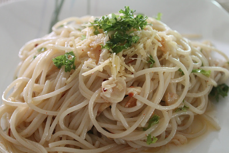 Speechless Spaghetti Aglio e Olio - Azie Kitchen