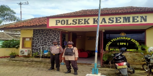 Tingkatkan Keamanan, Anggota Polsek Kasemen Polresta Serang Kota Melaksanakan Sispam Mako 