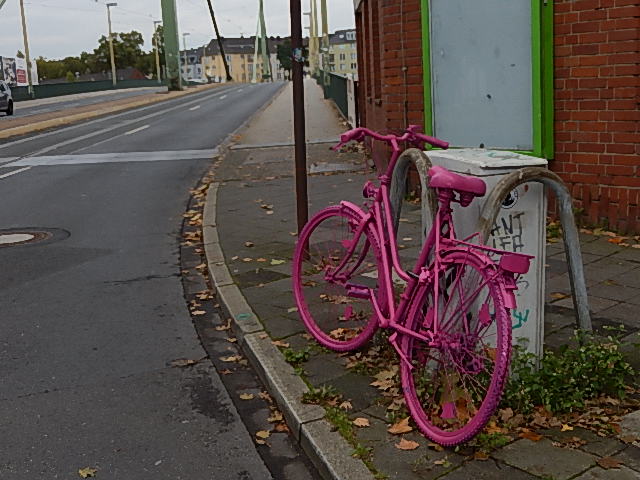 https://www.wz.de/nrw/duesseldorf/die-duesseldorfer-franklinbruecke-soll-fahrradfreundlich-werden_aid-46305801