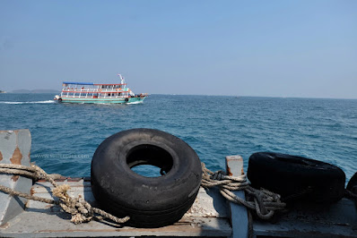 Kapal Penyeberangan Pattaya Ke Koh Larn (Coral) Island.